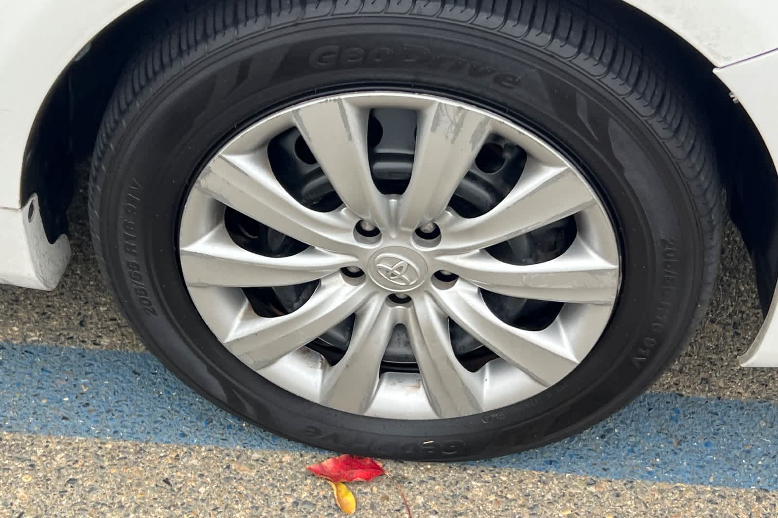 Thumbnail: 2013 Toyota Corolla - 12