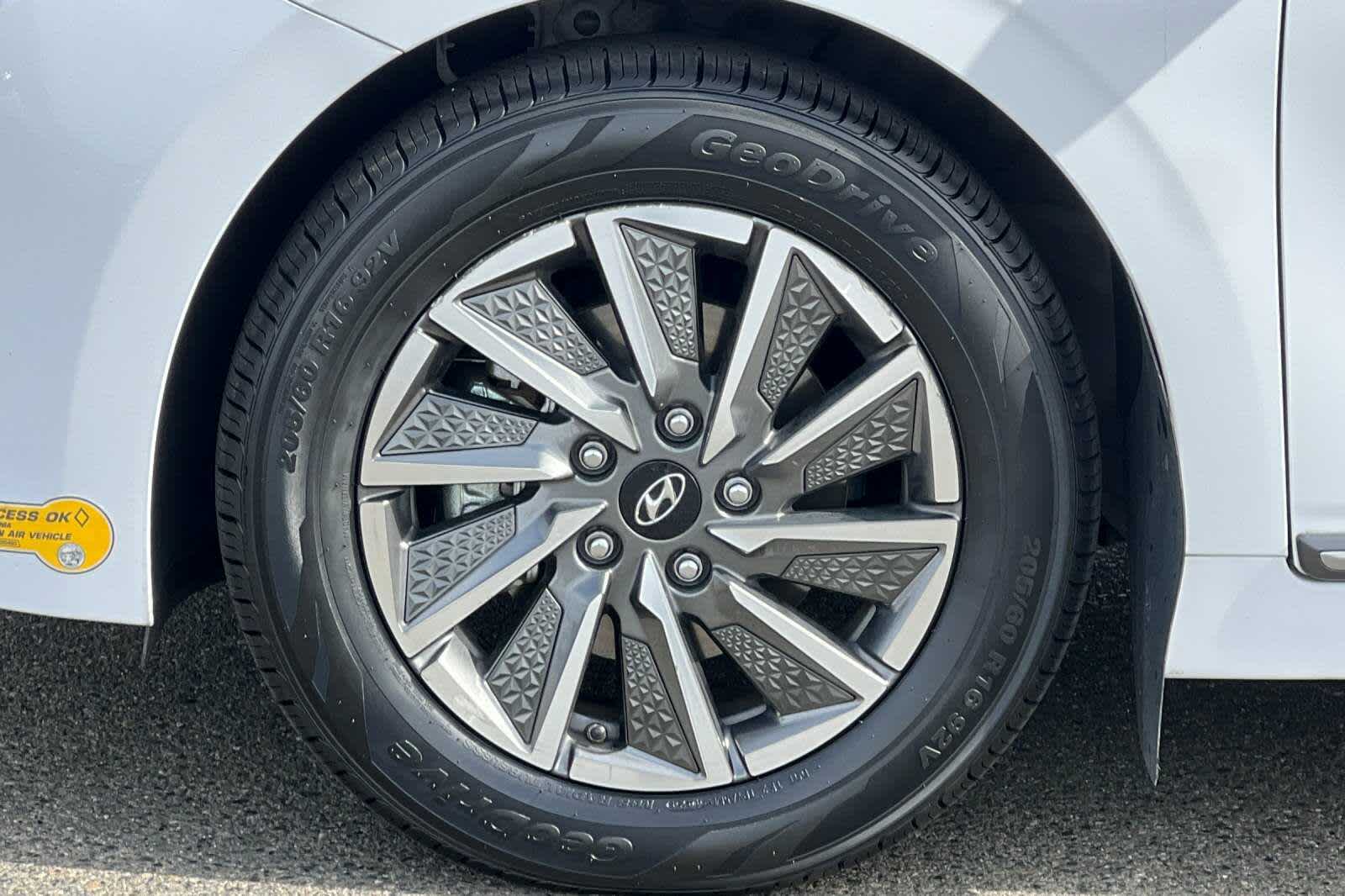 2020 Hyundai Ioniq Limited 28