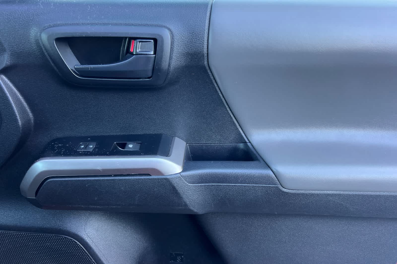 Thumbnail: 2023 Toyota Tacoma - 17