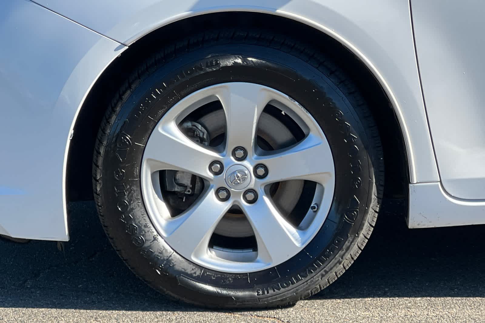Thumbnail: 2016 Toyota Sienna - 31