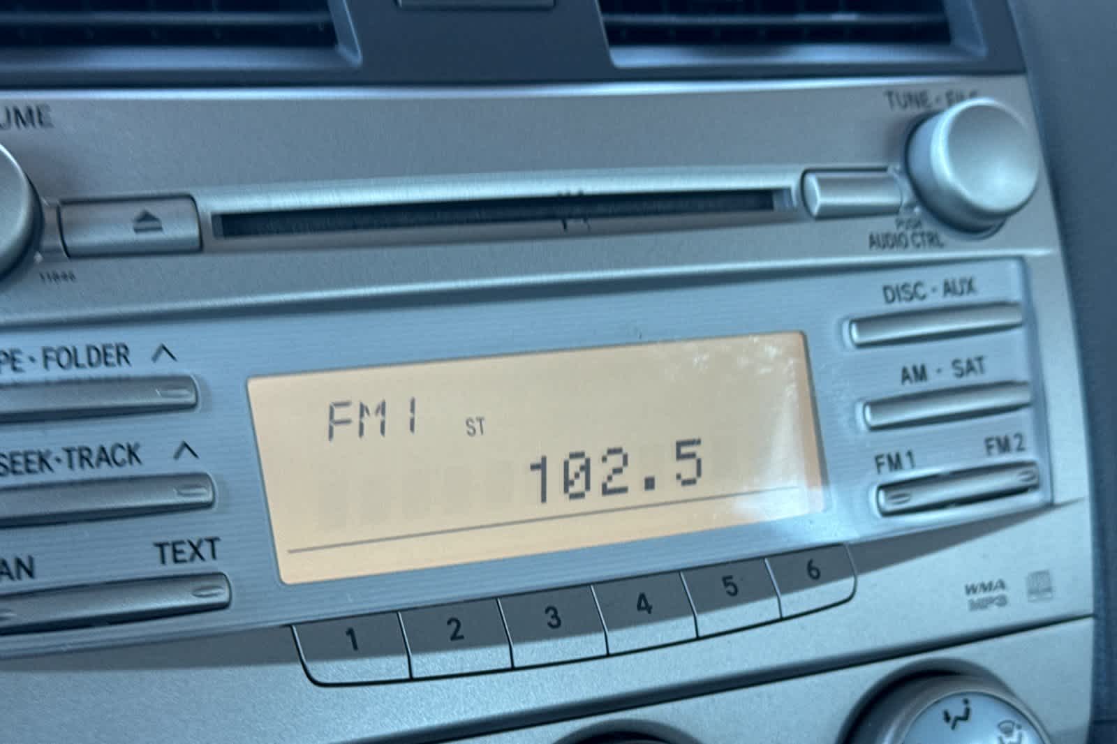 Thumbnail: 2011 Toyota Camry - 18