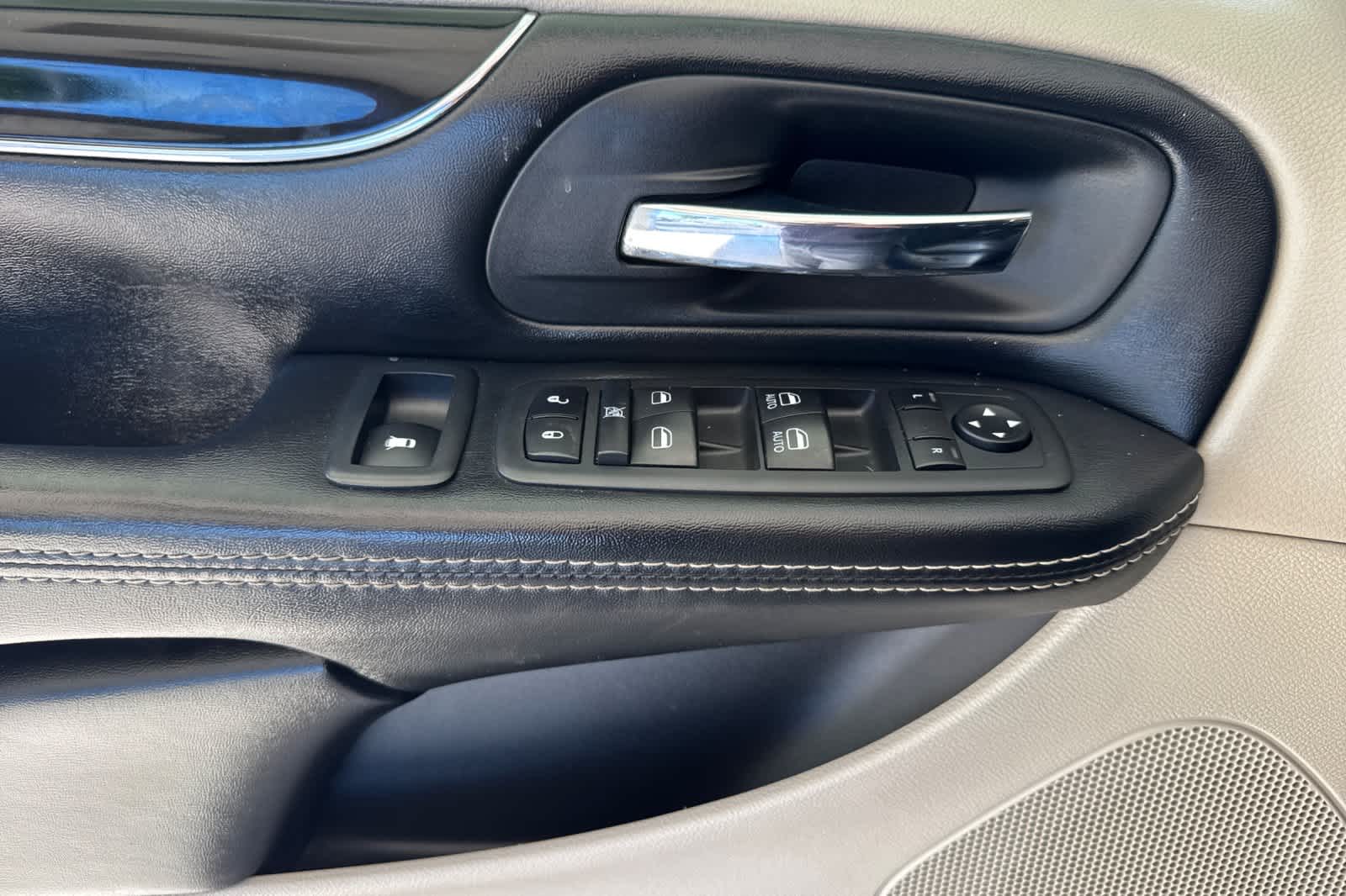 Thumbnail: 2019 Dodge Grand Caravan - 12