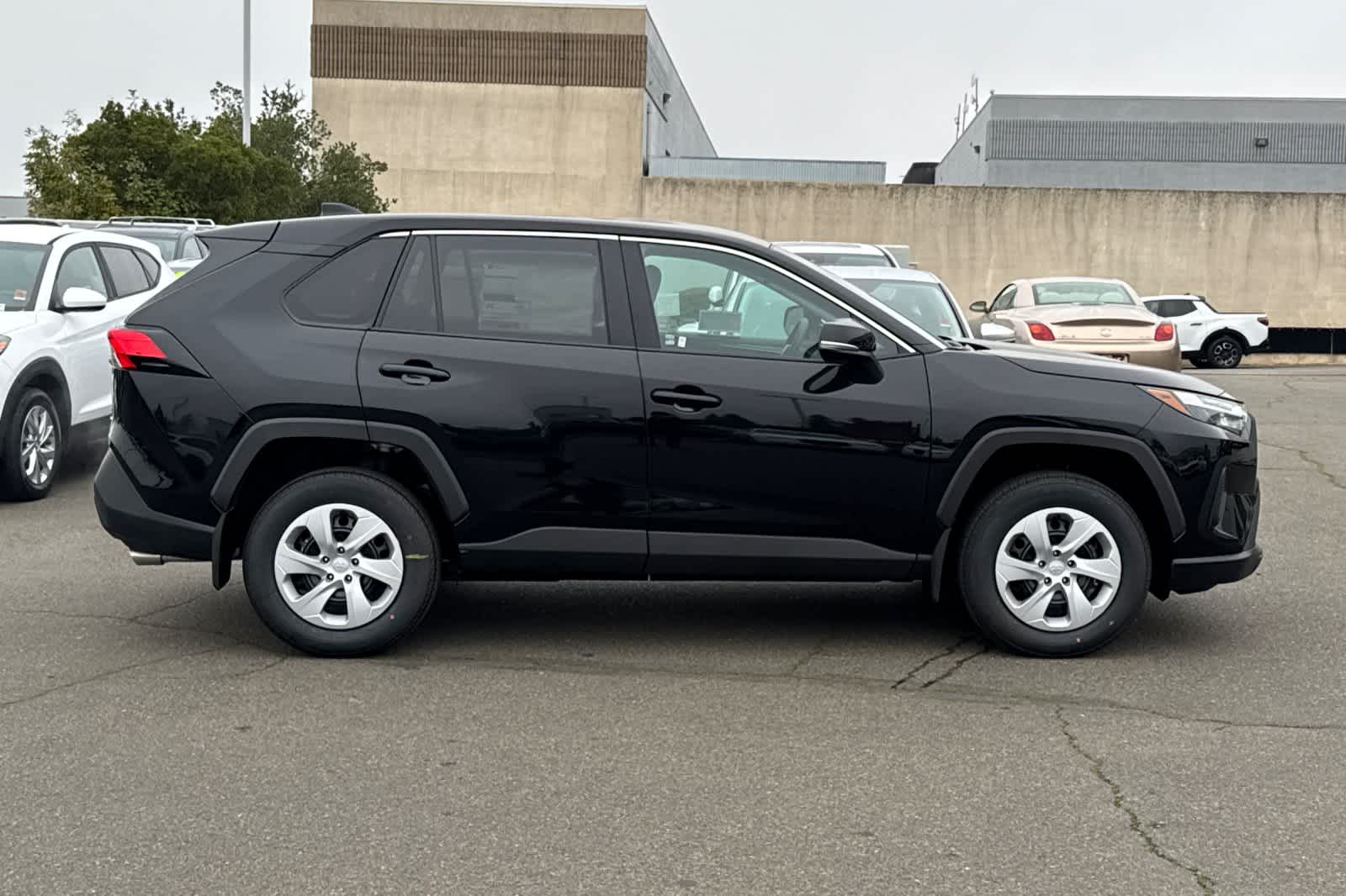 Thumbnail: 2025 Toyota RAV4 - 8