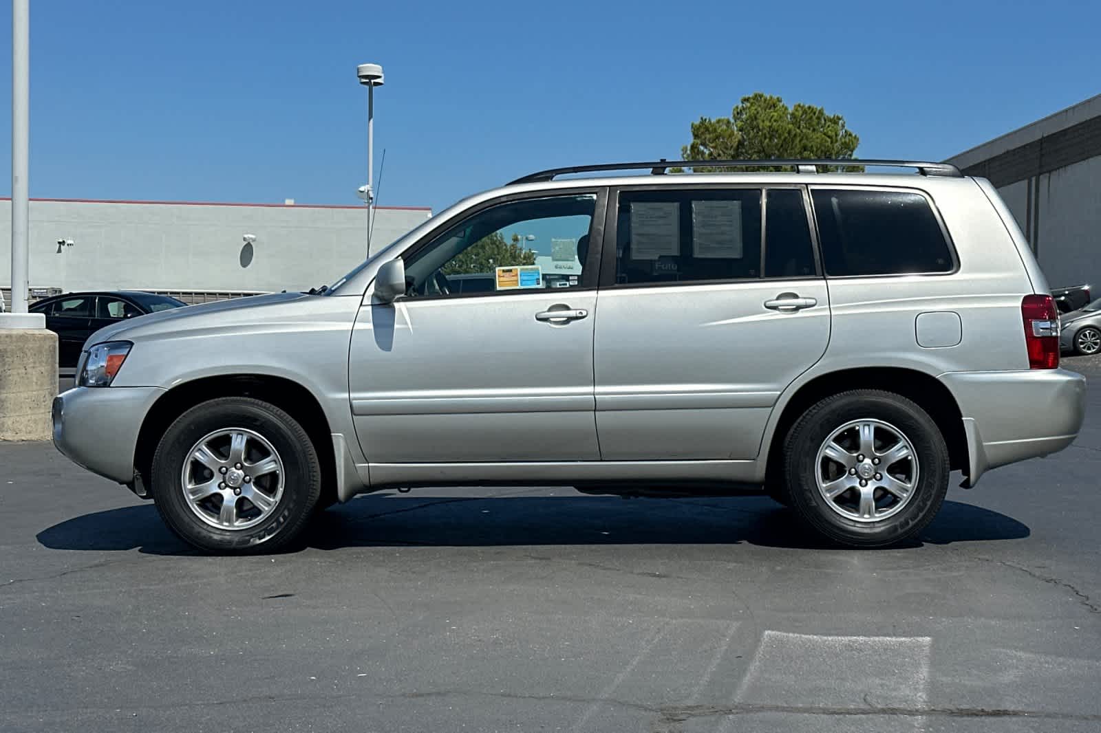 Thumbnail: 2005 Toyota Highlander - 9