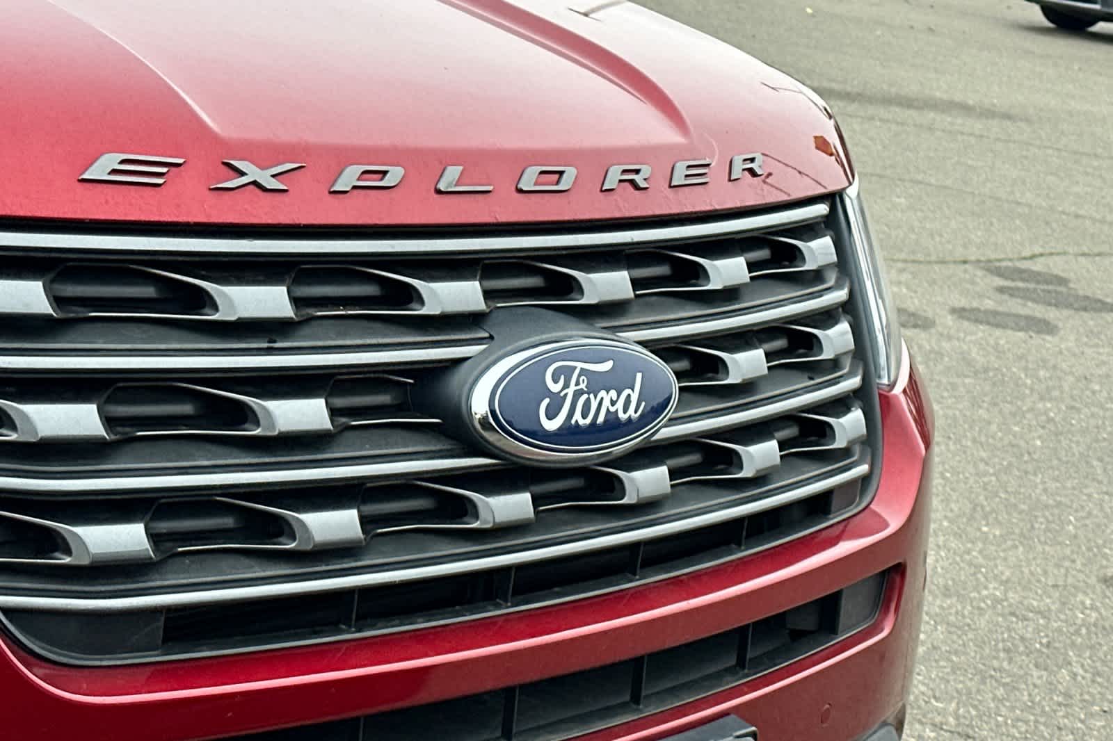 Thumbnail: 2017 Ford Explorer - 9