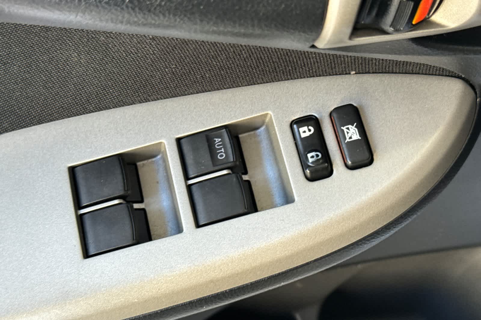 Thumbnail: 2010 Toyota Corolla - 13