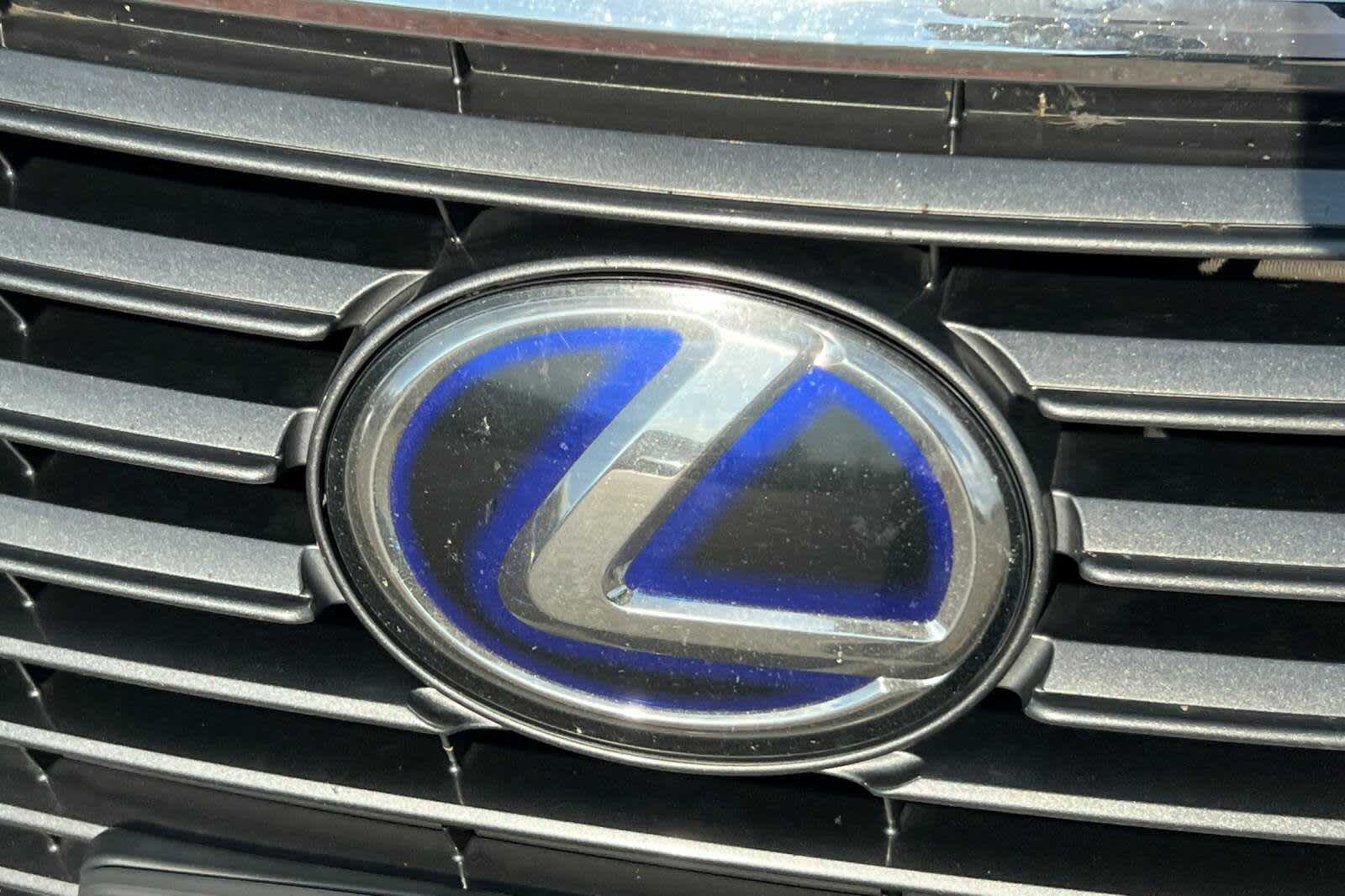 Thumbnail: 2017 Lexus ES - 10