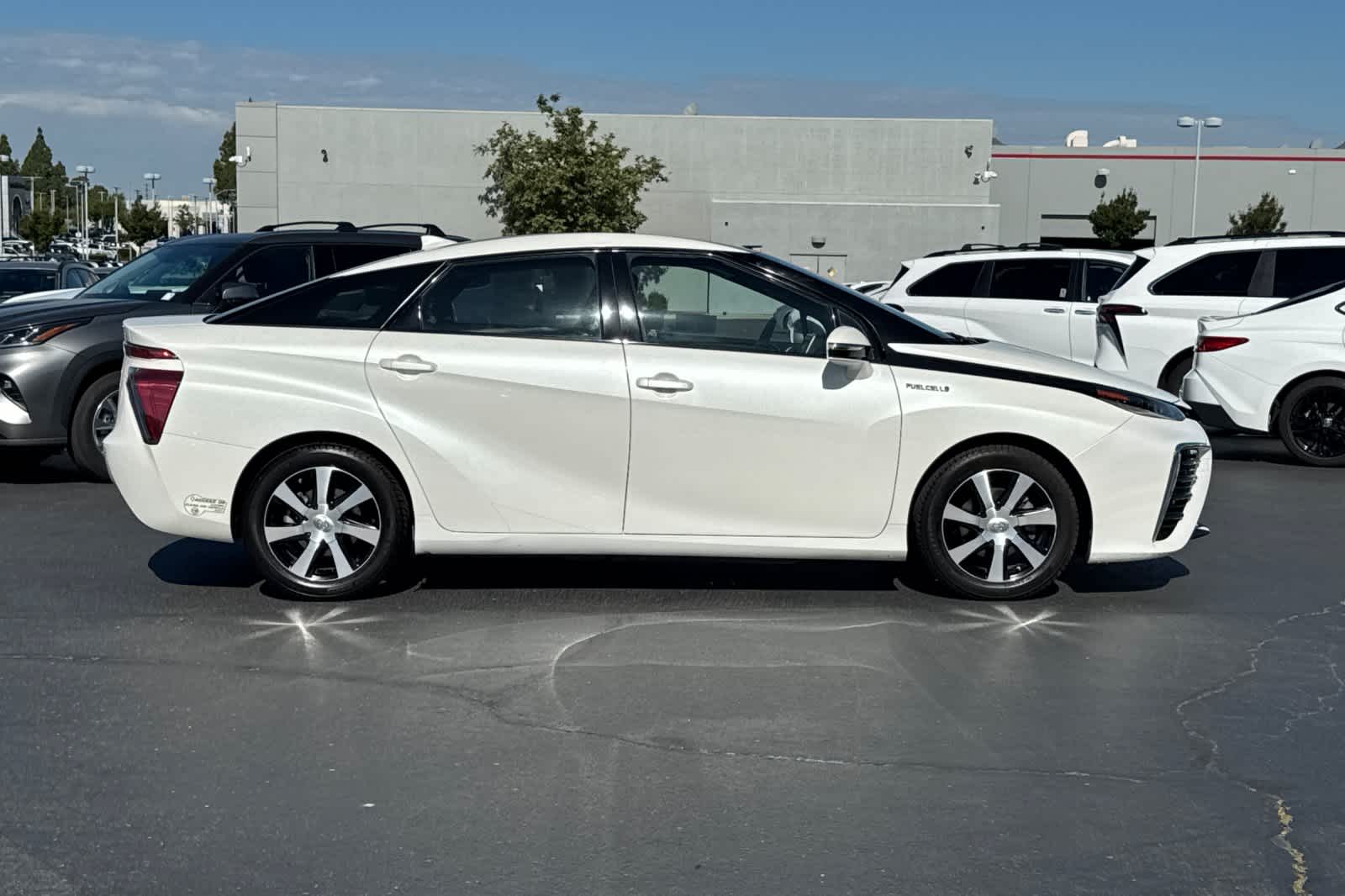 Thumbnail: 2016 Toyota Mirai - 6