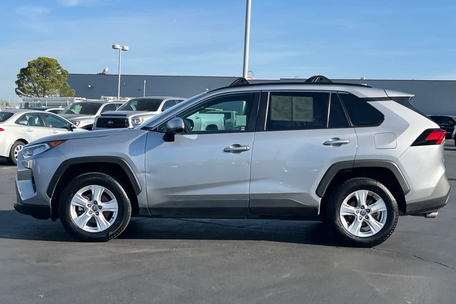 Thumbnail: 2021 Toyota RAV4 - 9