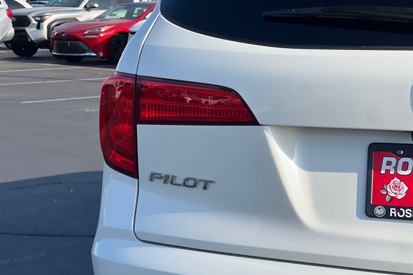 Thumbnail: 2018 Honda Pilot - 28