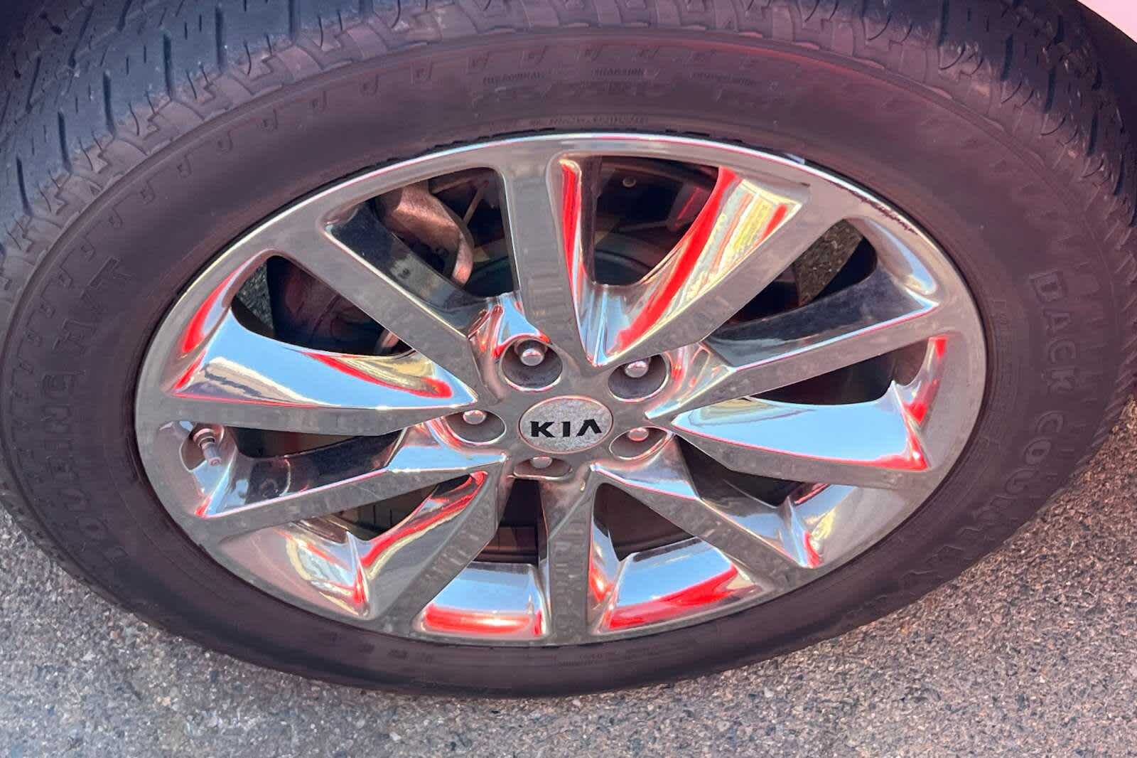 Thumbnail: 2017 Kia Sorento - 21