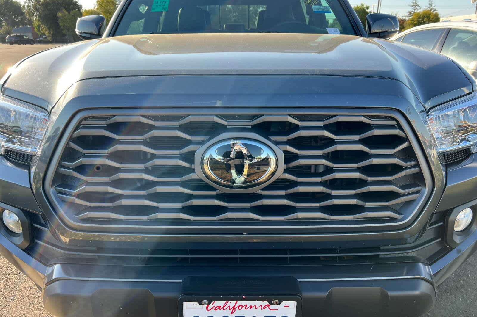 Thumbnail: 2022 Toyota Tacoma - 9