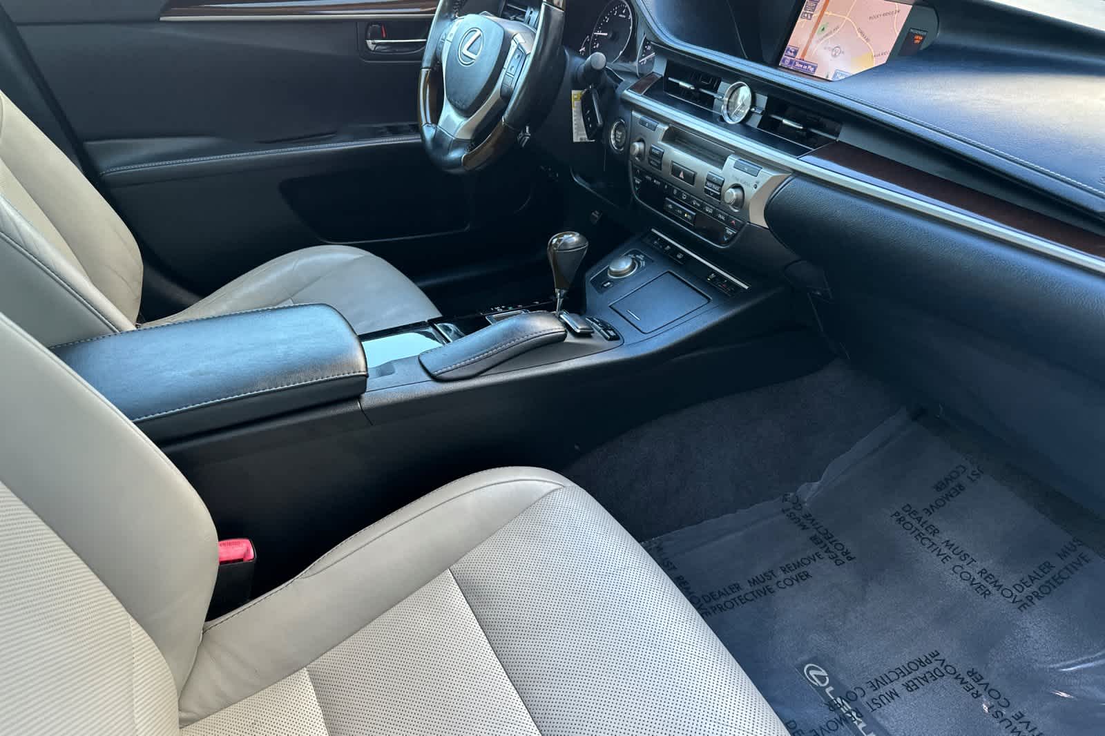 Thumbnail: 2013 Lexus ES - 16