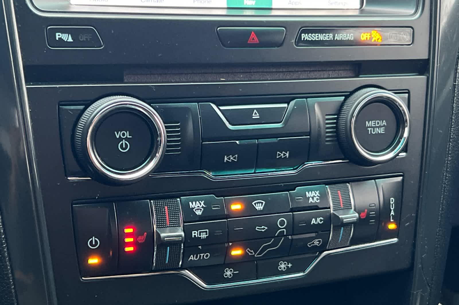 Thumbnail: 2017 Ford Explorer - 24