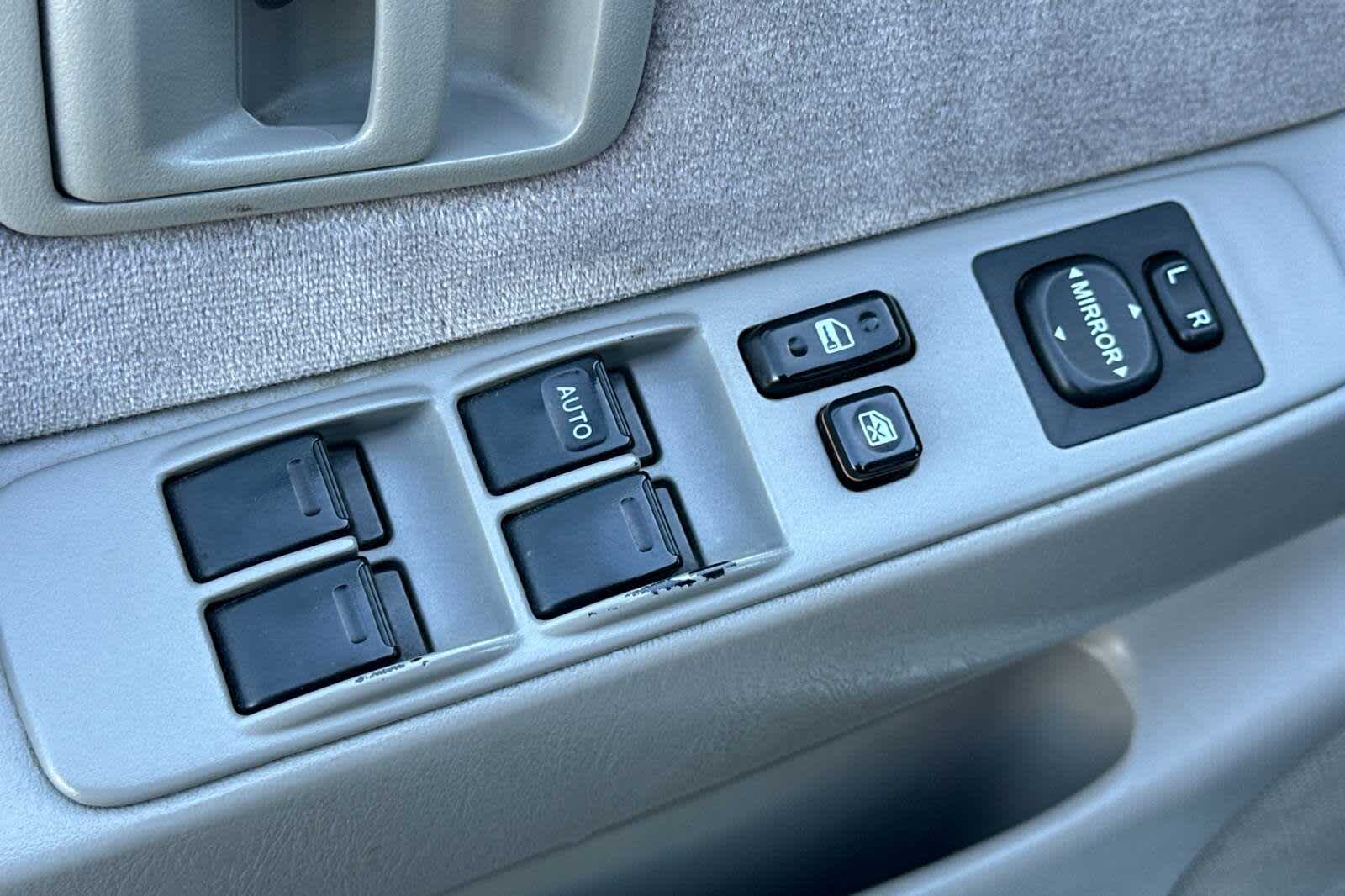 Thumbnail: 2001 Toyota Tacoma - 13