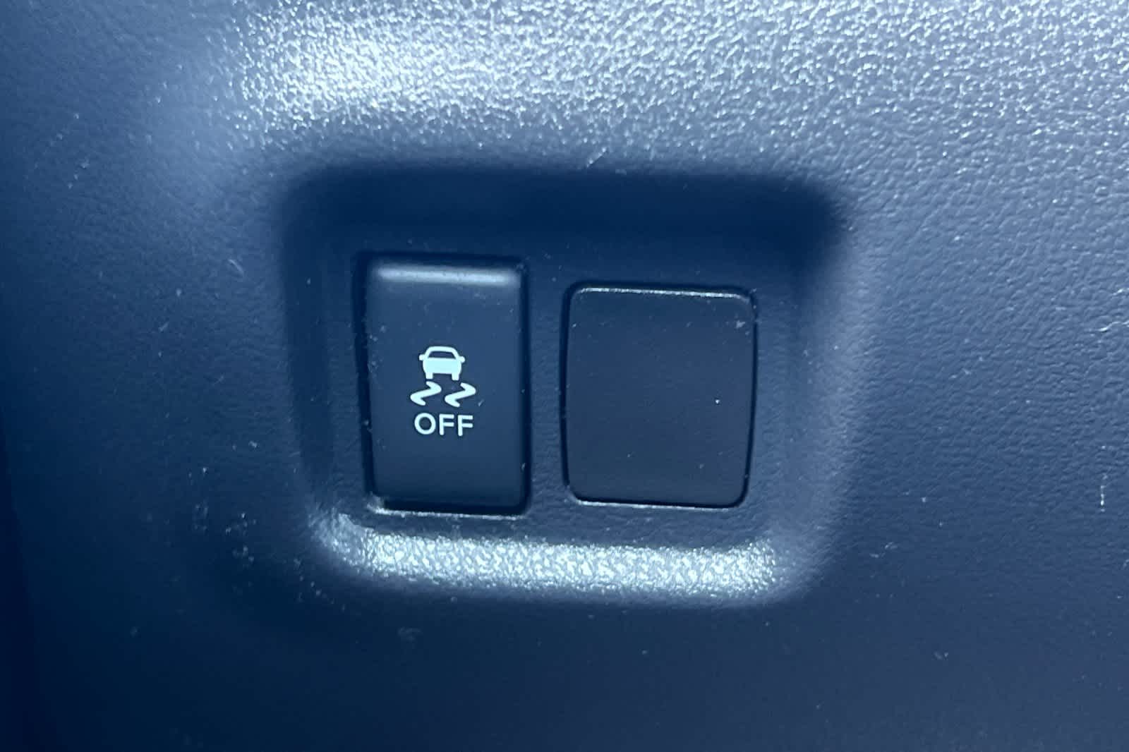 Thumbnail: 2014 Nissan Versa - 27
