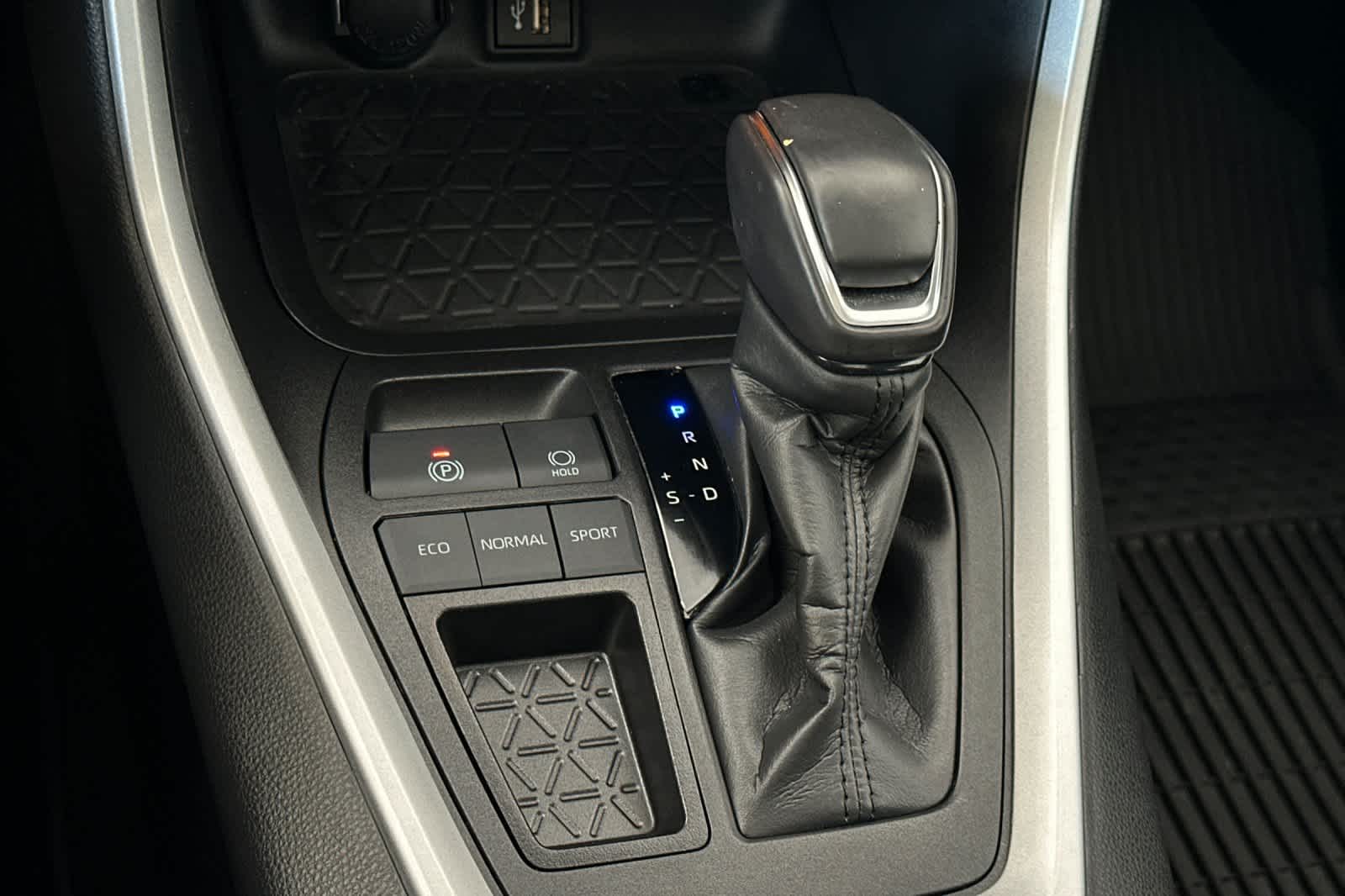 Thumbnail: 2024 Toyota RAV4 - 23