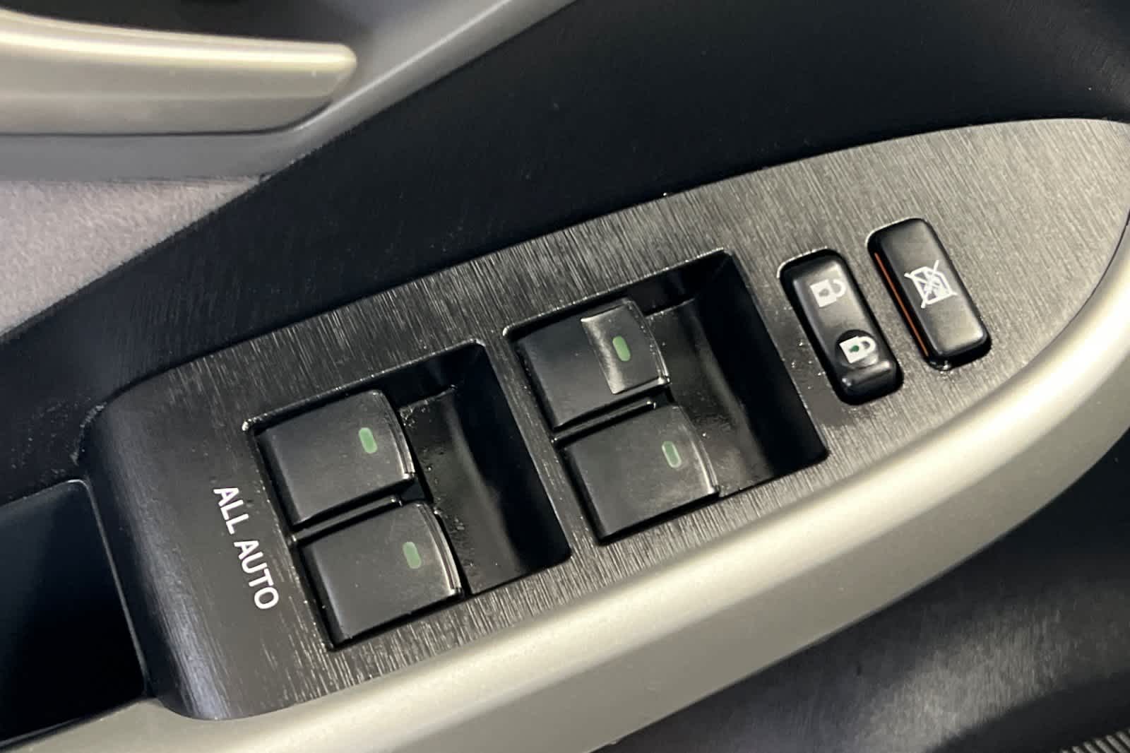 Thumbnail: 2015 Toyota Prius - 13