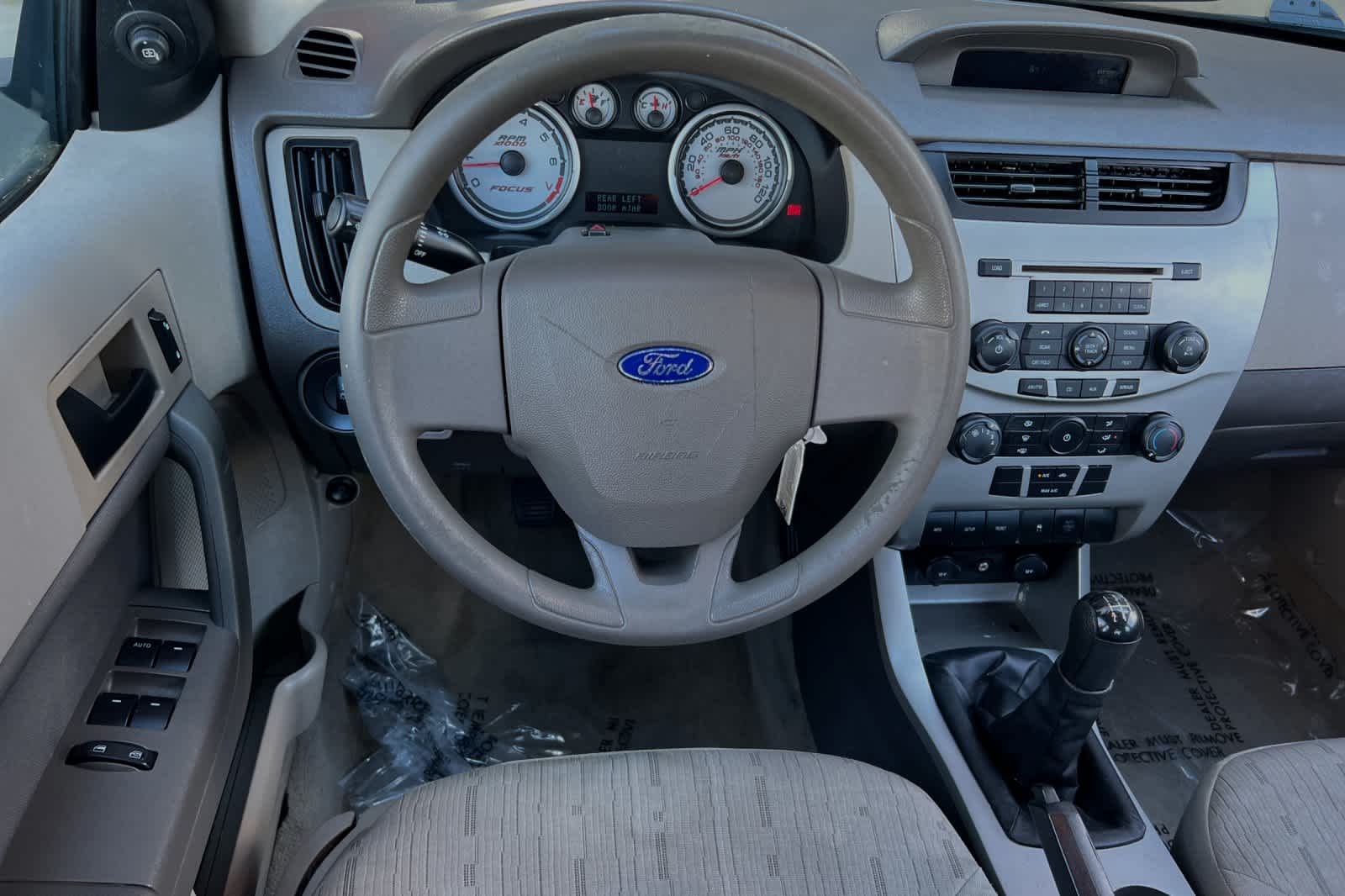 2010 Ford Focus SE 15