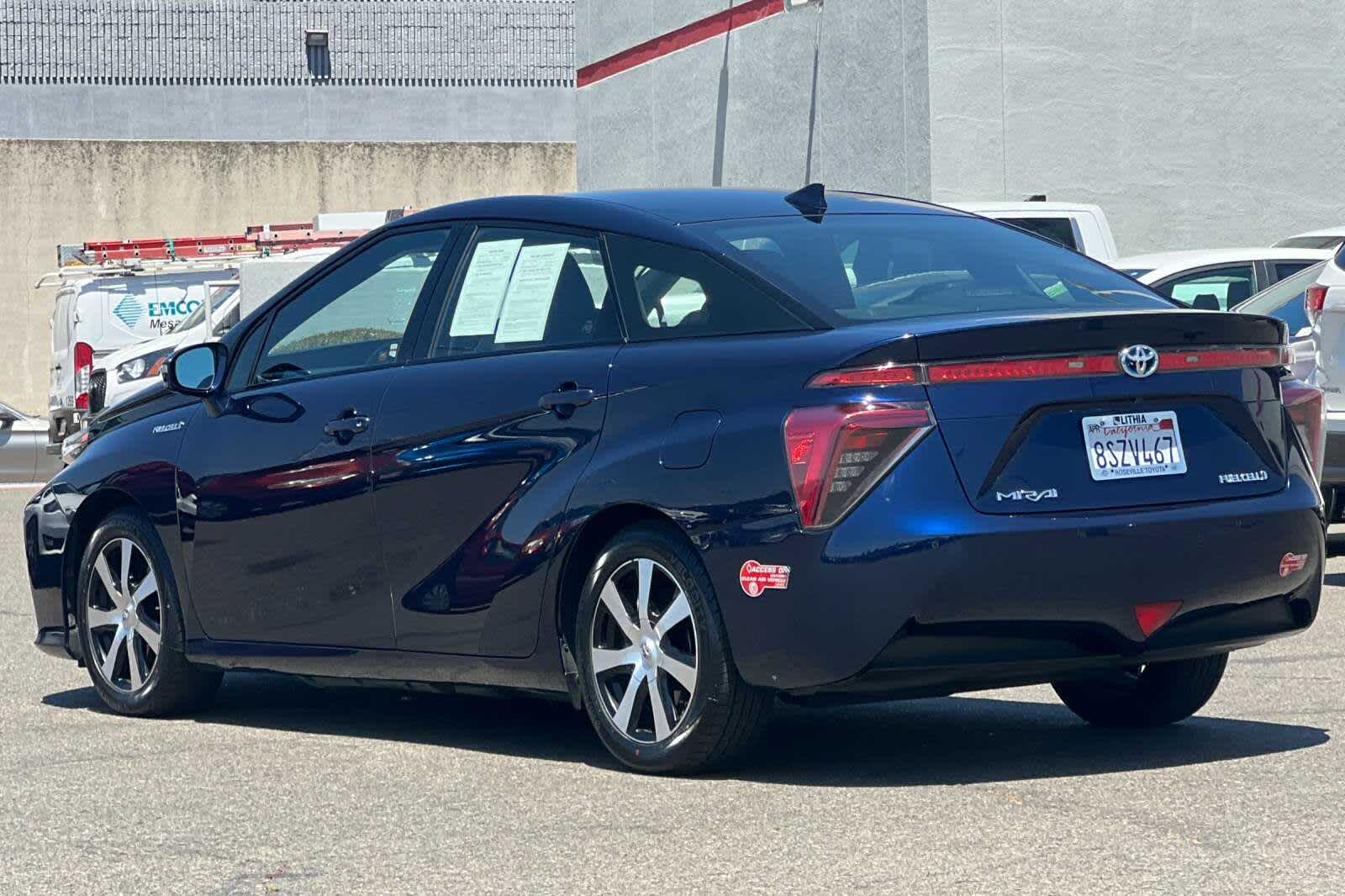 Thumbnail: 2017 Toyota Mirai - 7