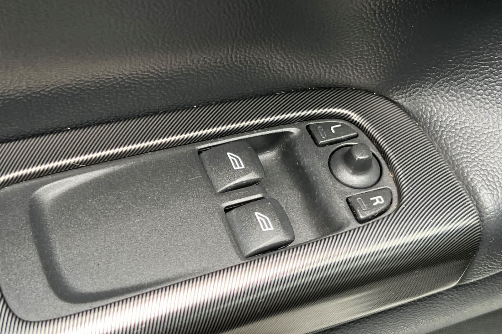 Thumbnail: 2011 Volvo C30 - 13