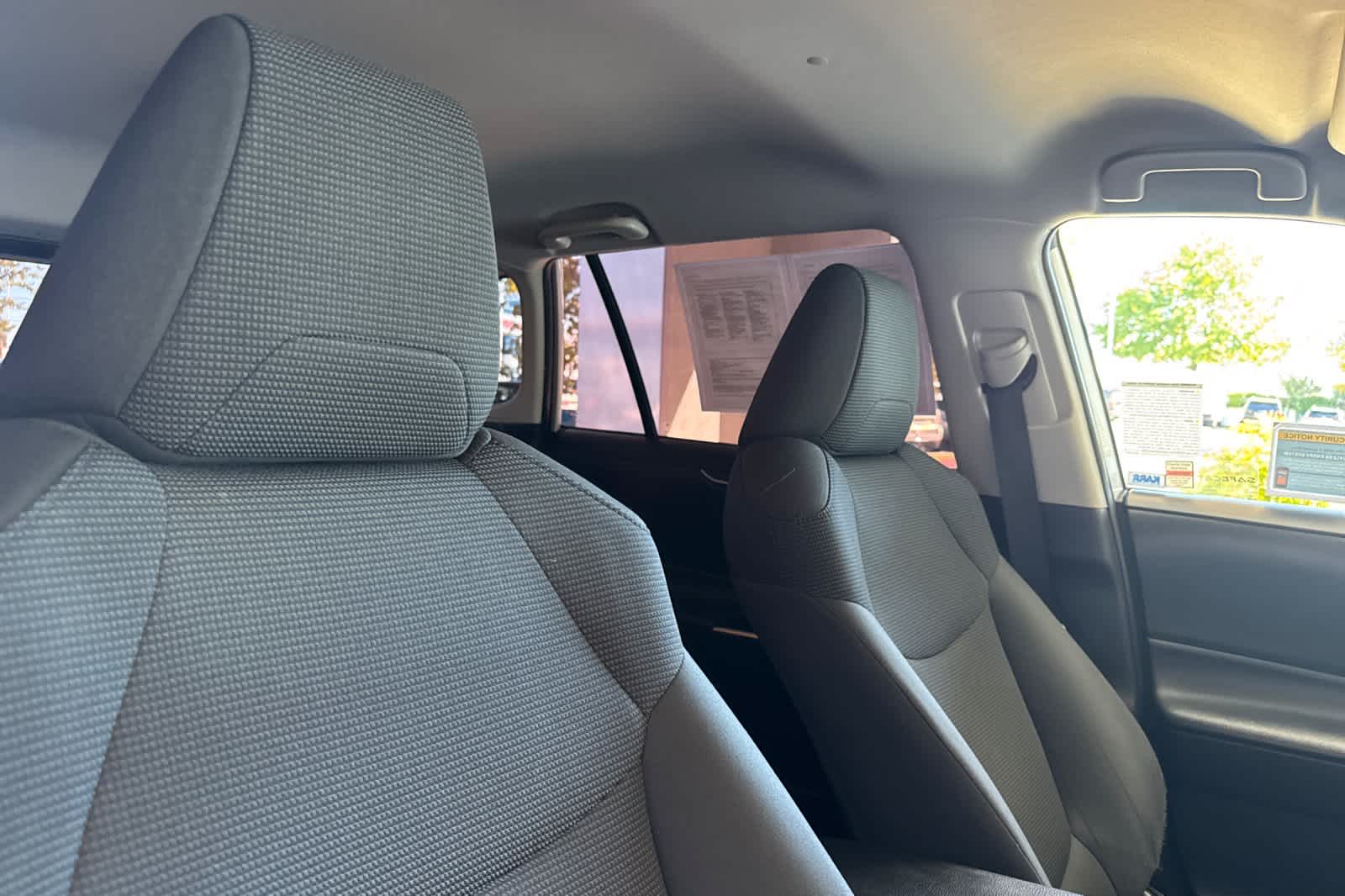 Thumbnail: 2020 Toyota RAV4 - 16