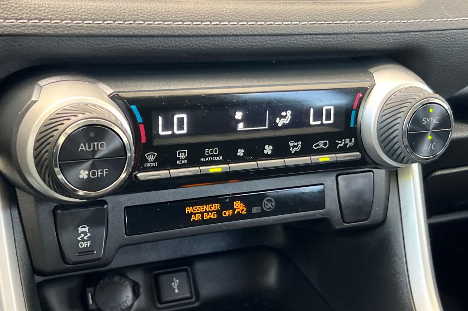 Thumbnail: 2021 Toyota RAV4 - 22