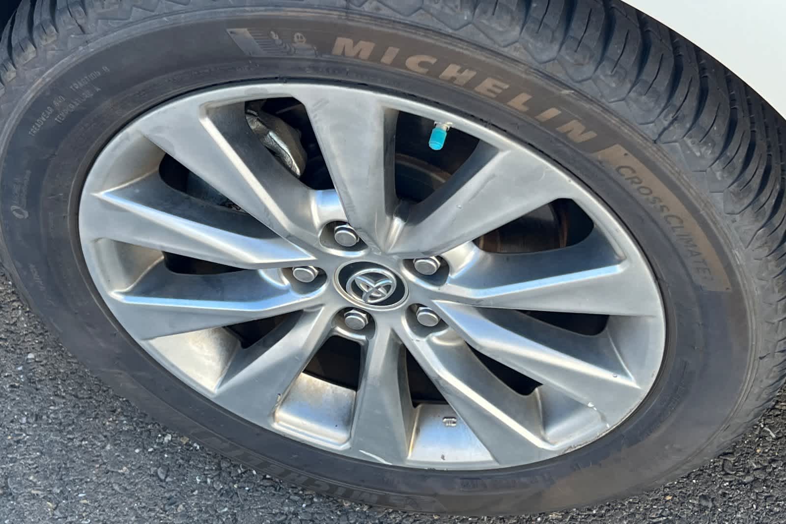 2015 Toyota Camry XLE 22