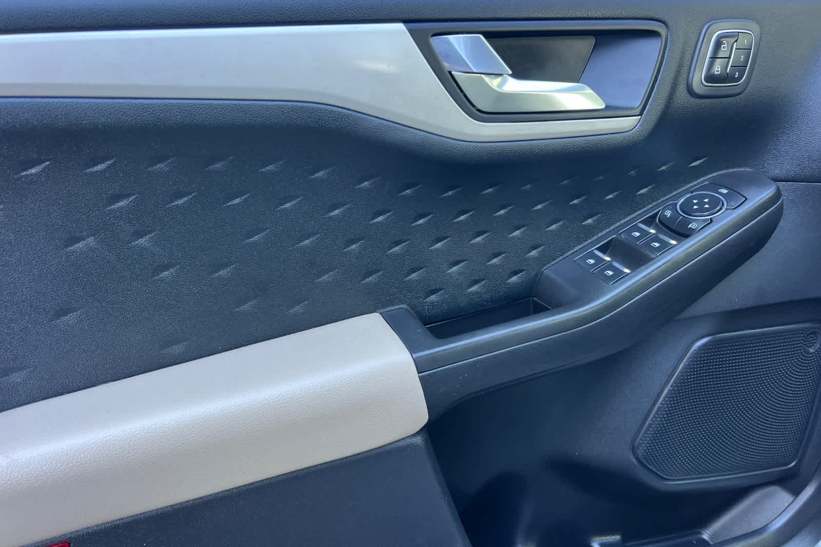 Thumbnail: 2020 Ford Escape - 11