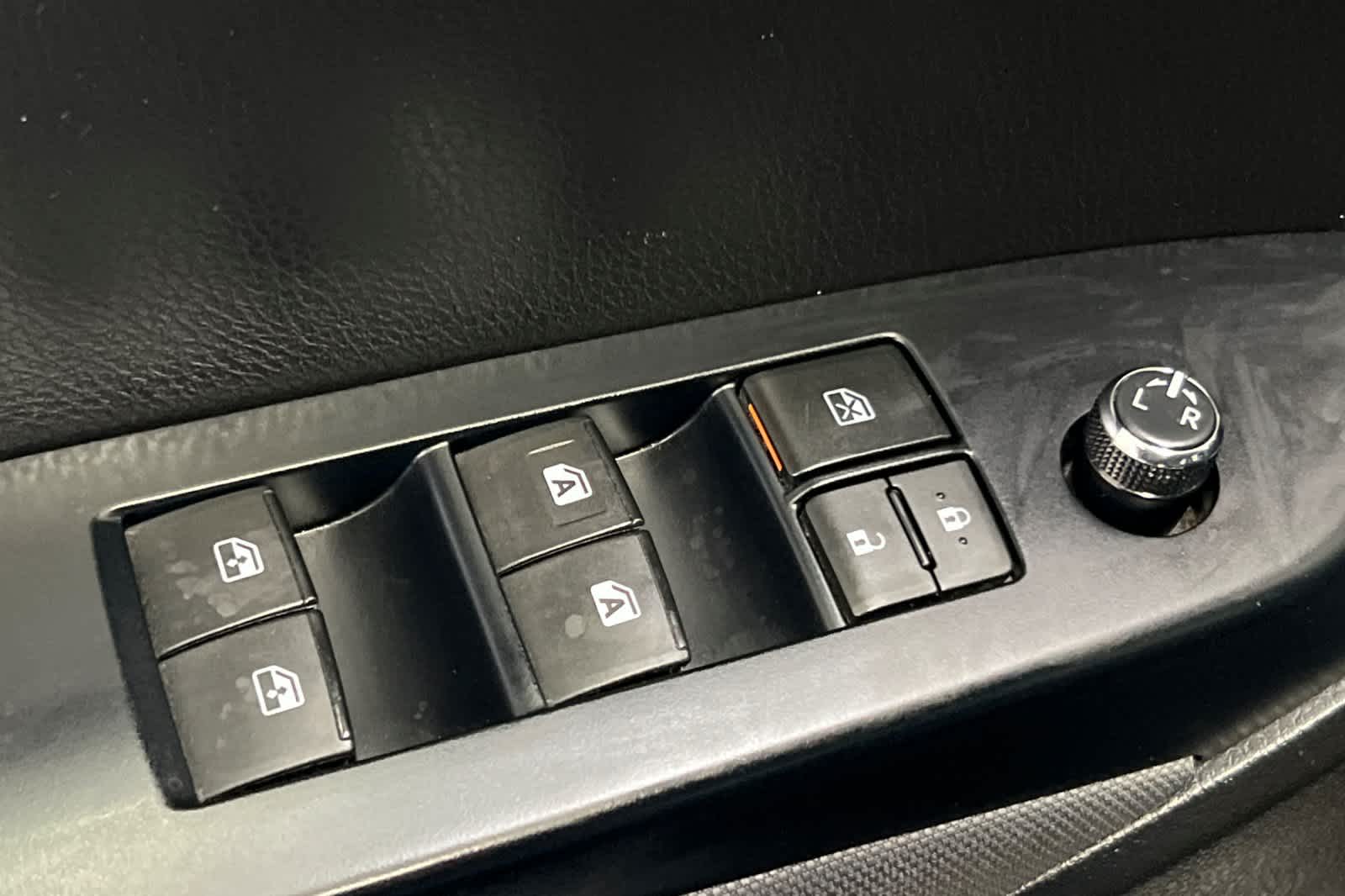 Thumbnail: 2018 Toyota Highlander - 13