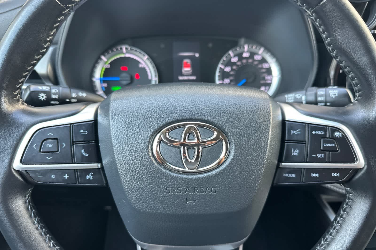 Thumbnail: 2022 Toyota Highlander - 26