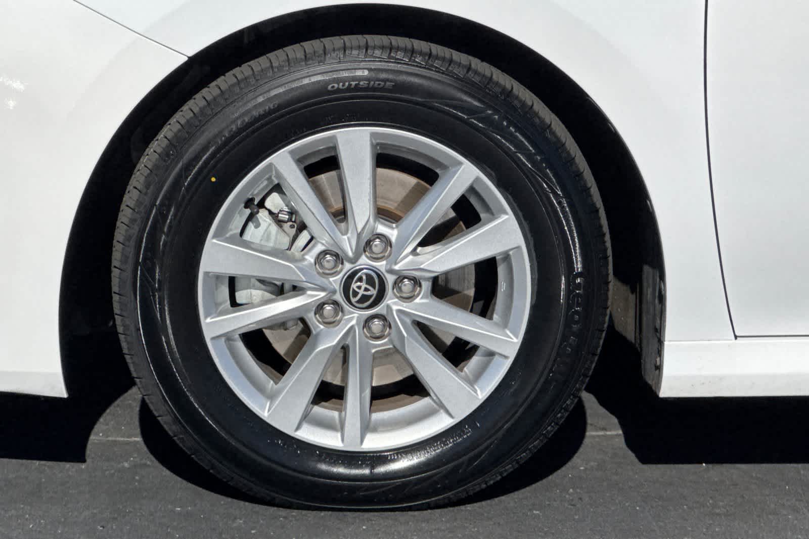 Thumbnail: 2025 Toyota Camry - 31