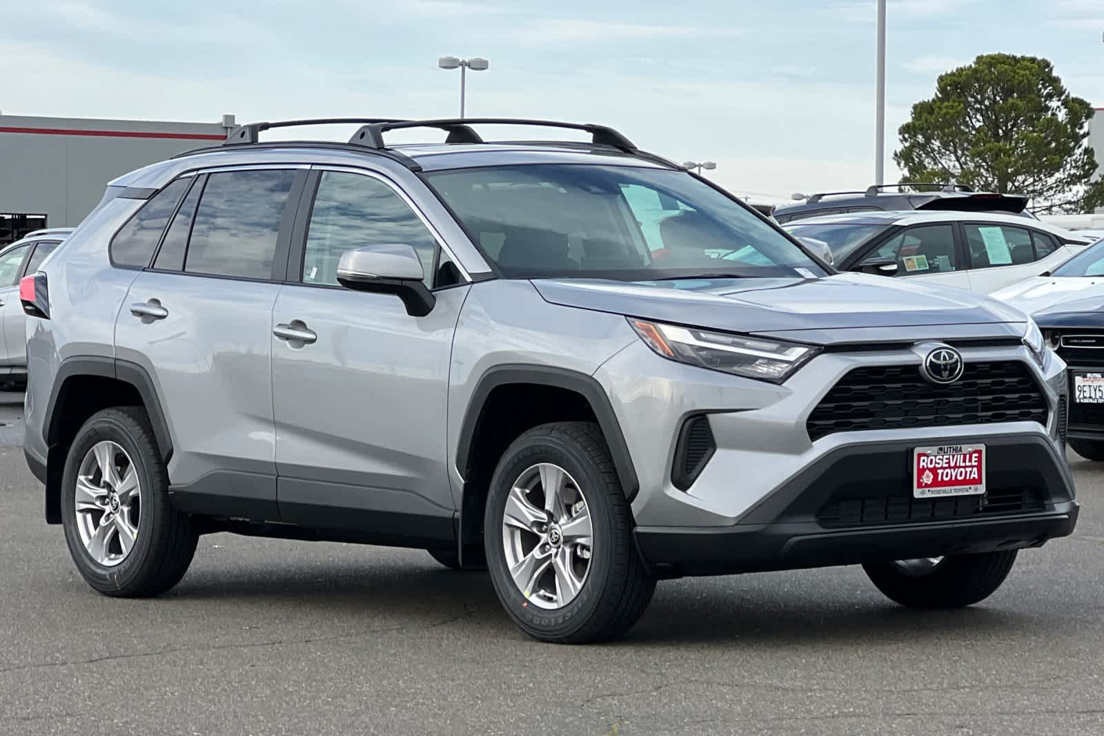 Thumbnail: 2025 Toyota RAV4 - 9