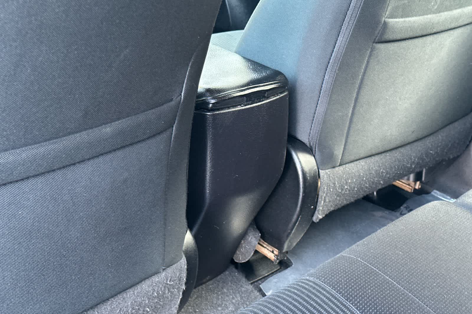 Thumbnail: 2015 Toyota RAV4 - 14