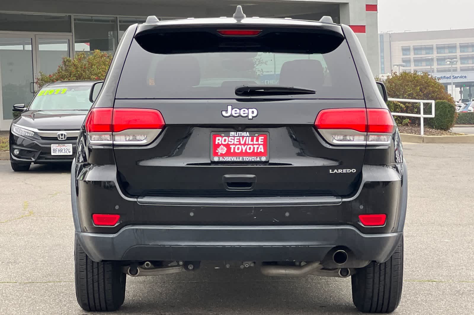 Thumbnail: 2017 Jeep Grand Cherokee - 8