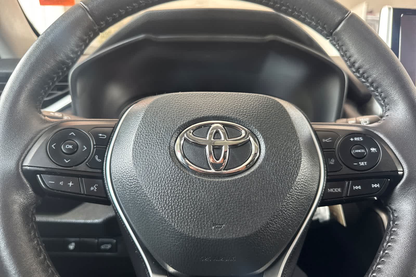 Thumbnail: 2023 Toyota RAV4 - 25