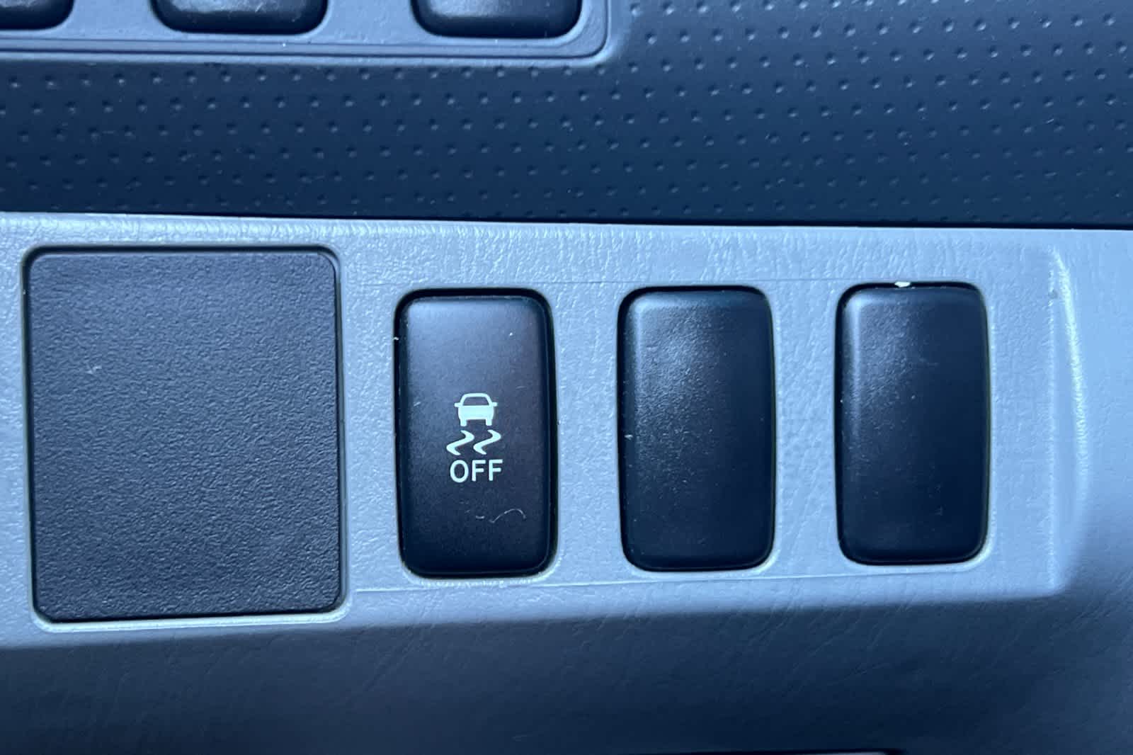 Thumbnail: 2014 Toyota Tacoma - 27