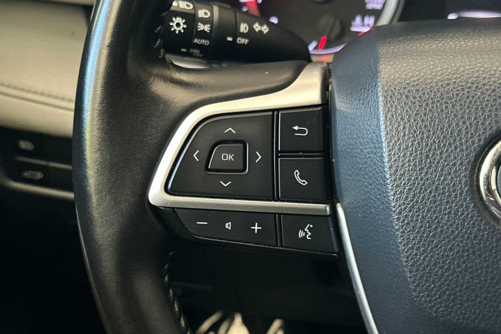 Thumbnail: 2022 Toyota Highlander - 26