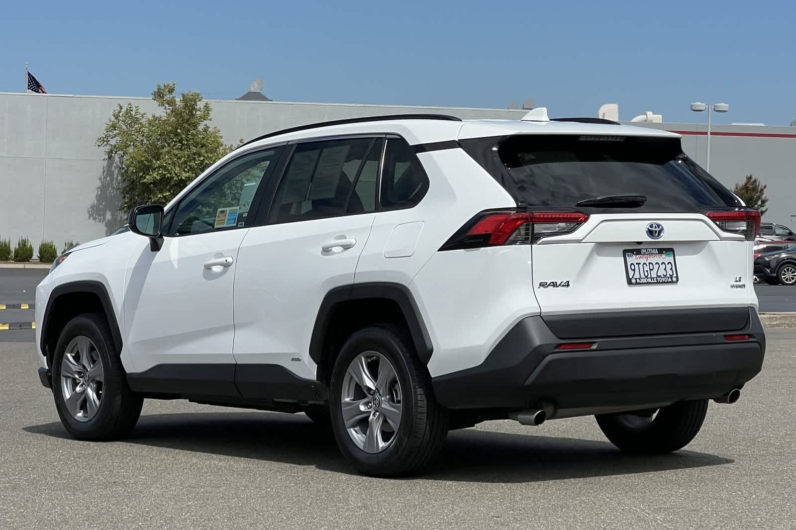 Thumbnail: 2022 Toyota RAV4 - 7
