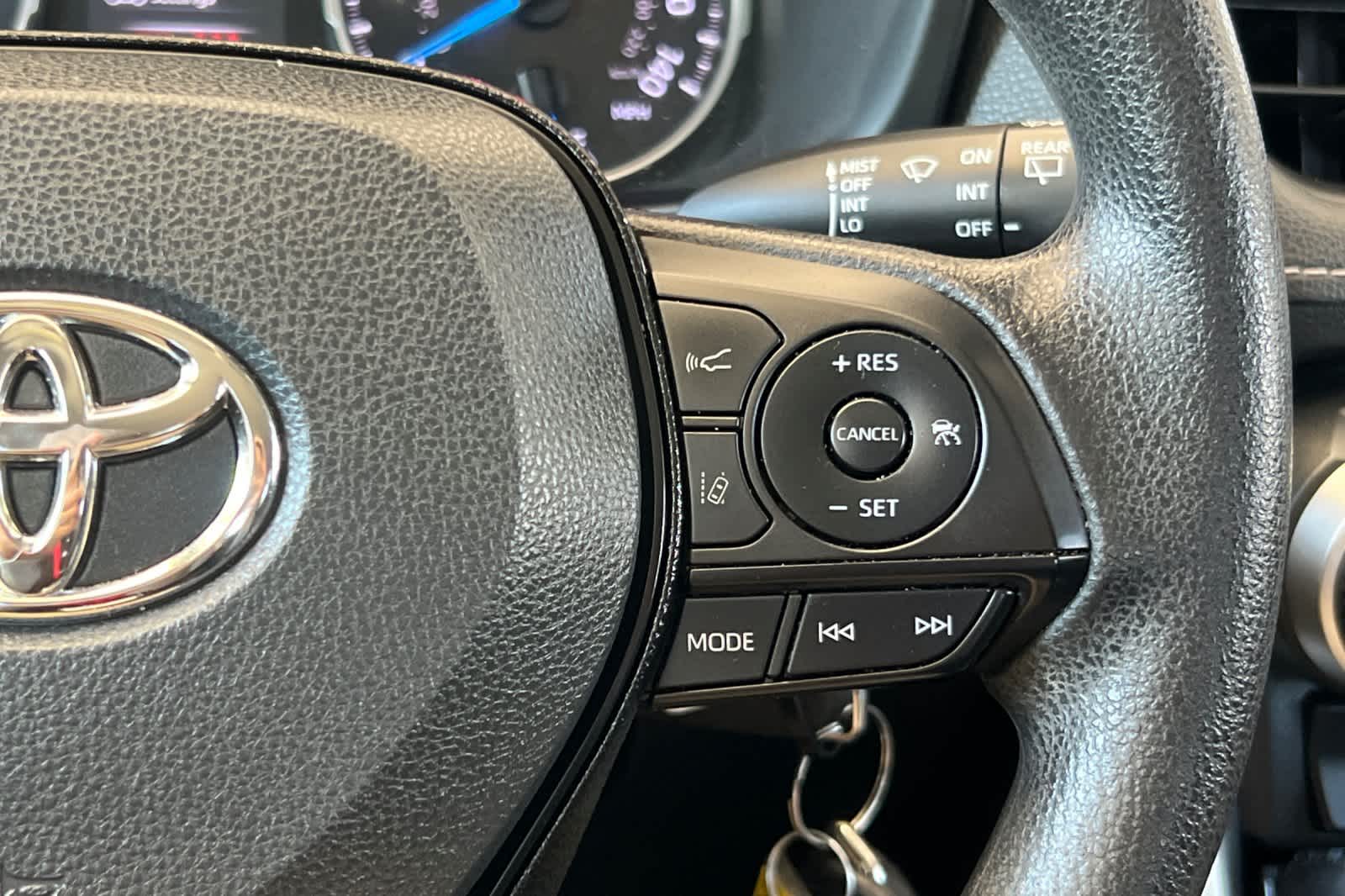 Thumbnail: 2021 Toyota RAV4 - 26