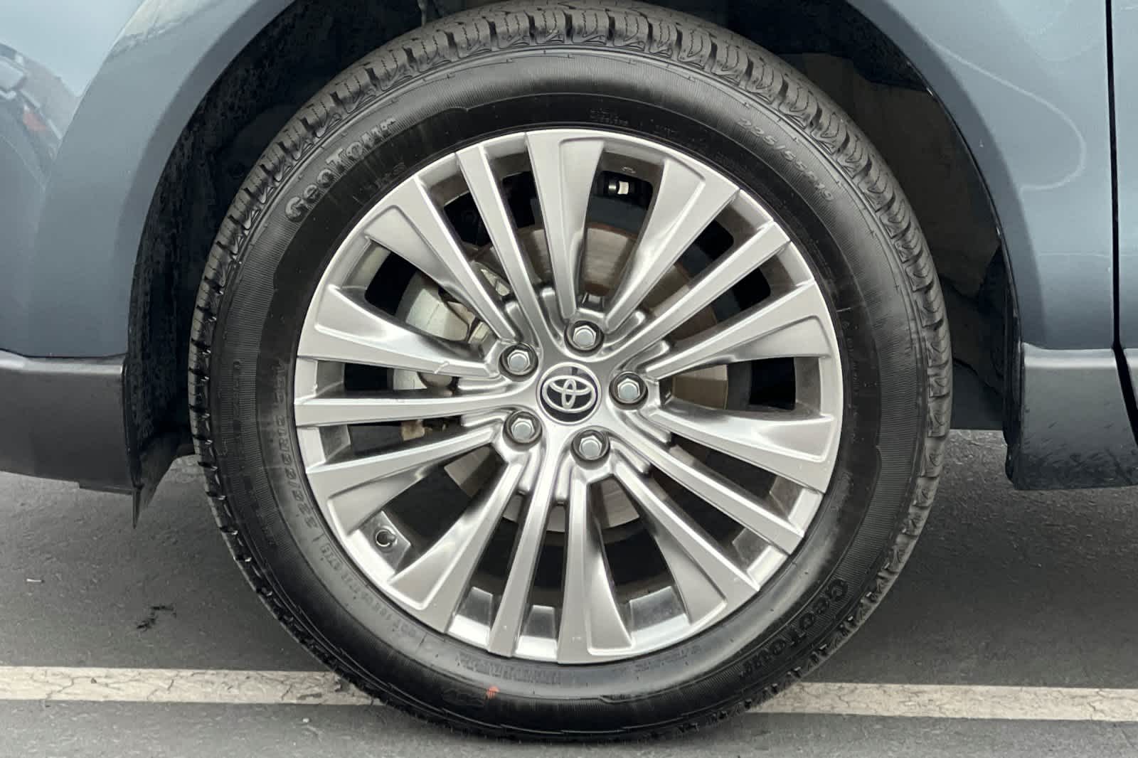 Thumbnail: 2024 Toyota Venza - 27