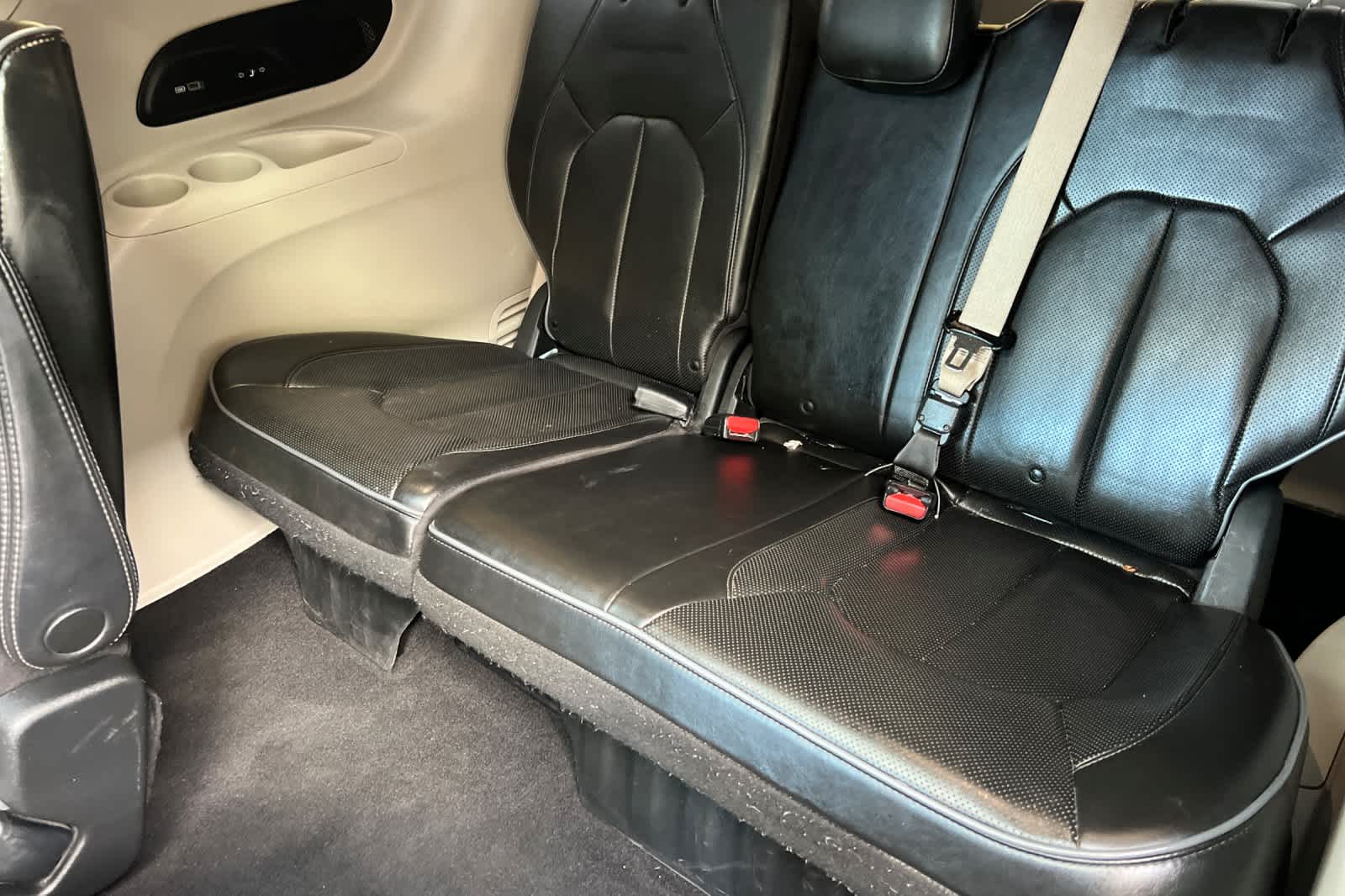 Thumbnail: 2020 Chrysler Pacifica - 16