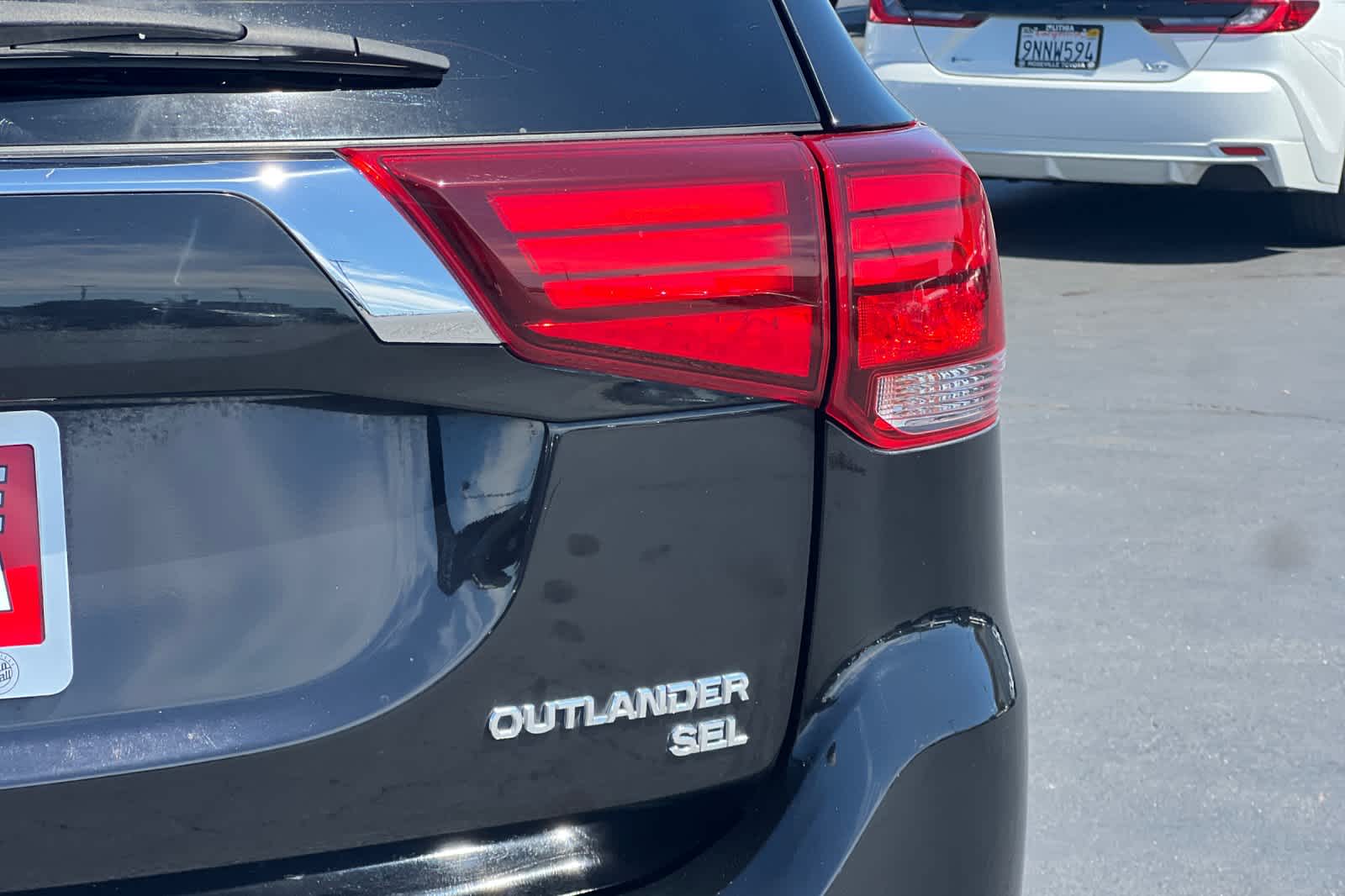 Thumbnail: 2016 Mitsubishi Outlander - 29