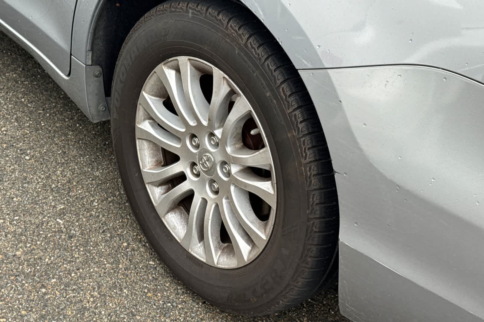 Thumbnail: 2011 Toyota Sienna - 18