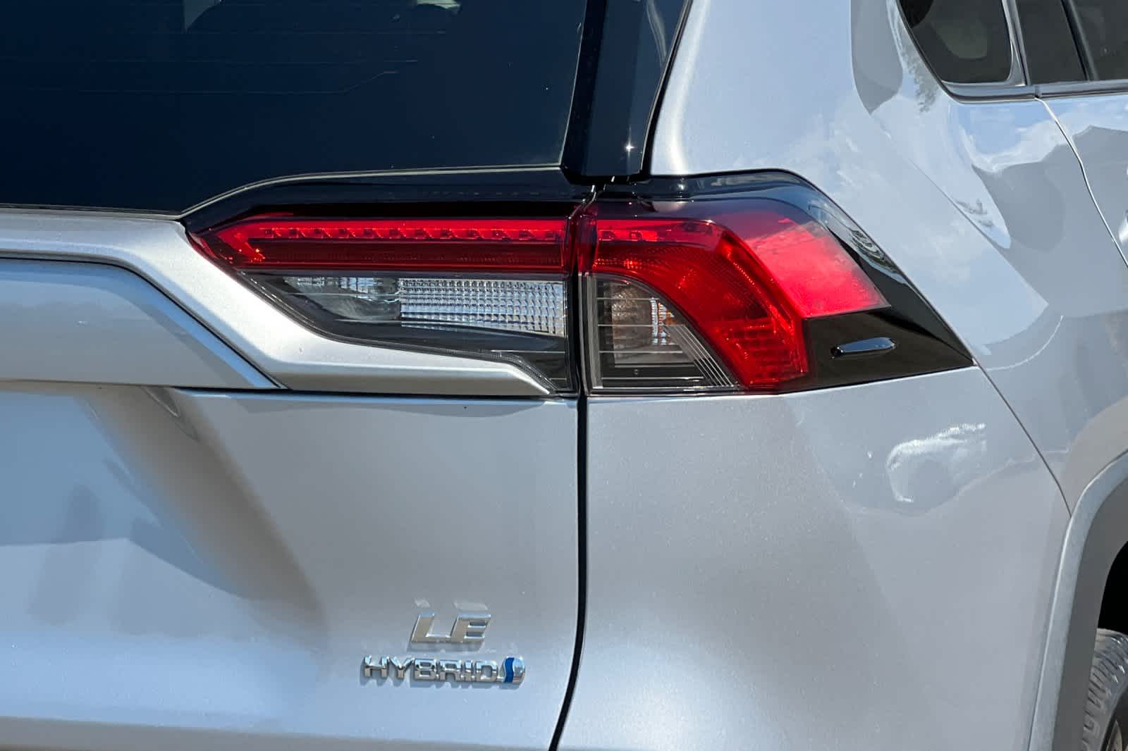 Thumbnail: 2022 Toyota RAV4 - 31