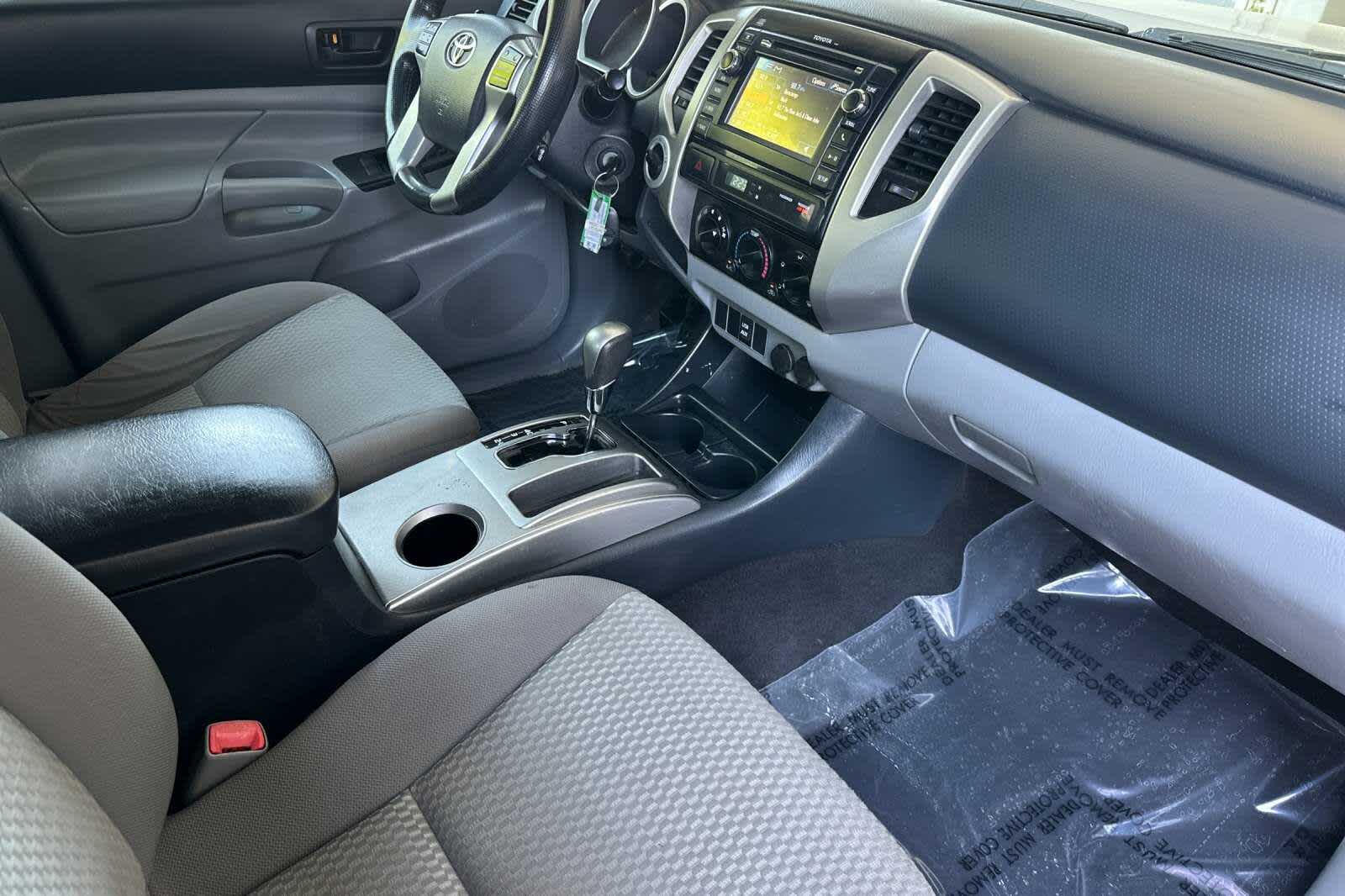 Thumbnail: 2013 Toyota Tacoma - 16