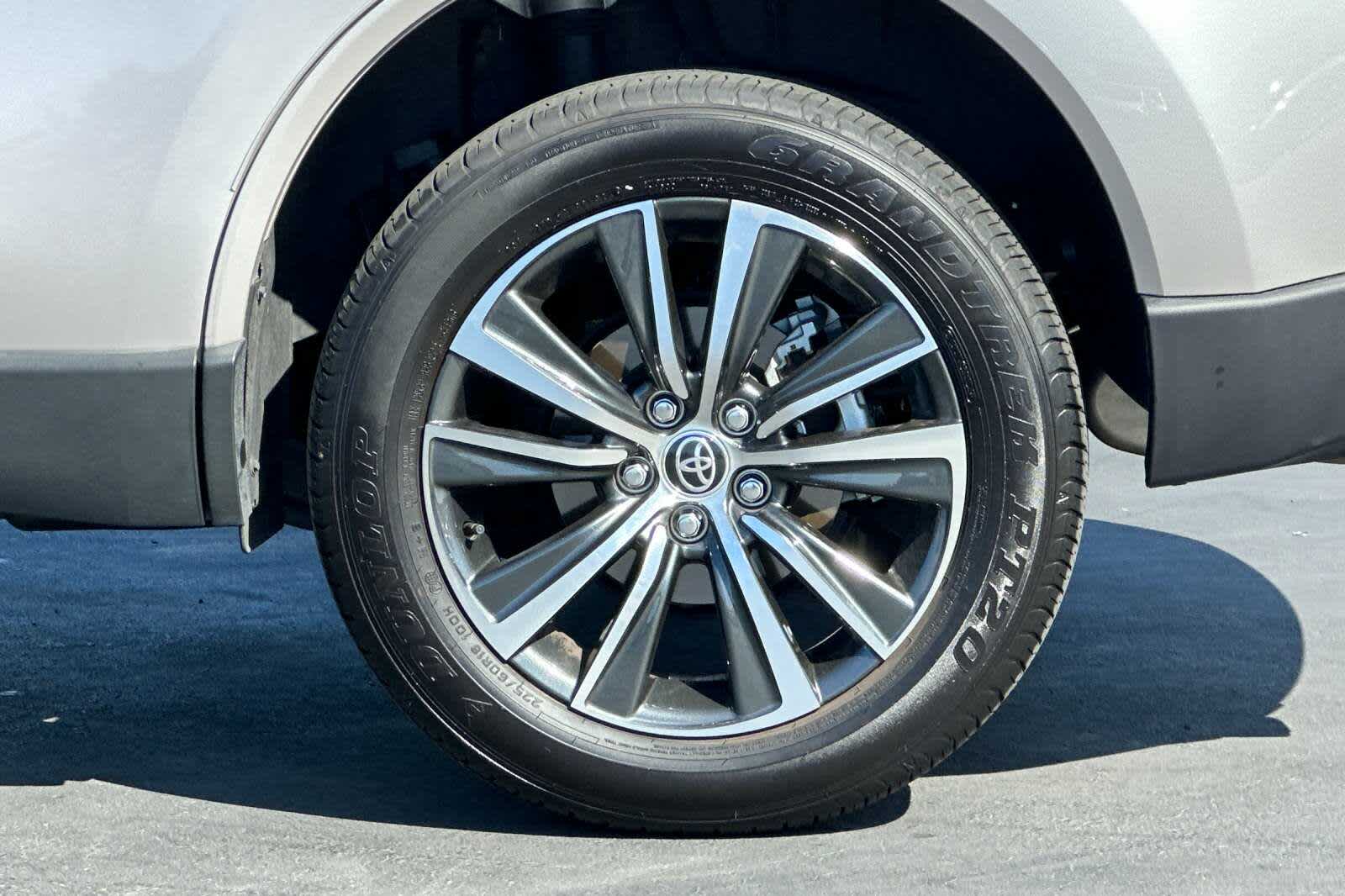 2024 Toyota Venza LE 31