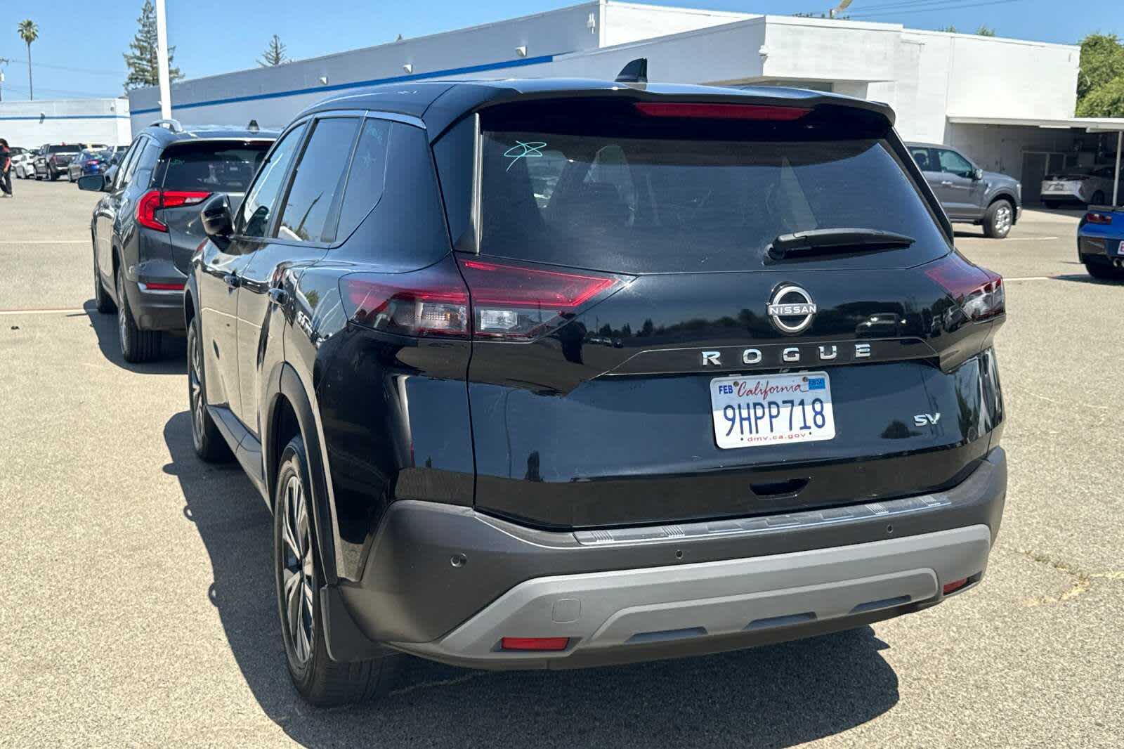 2022 Nissan Rogue SV 4