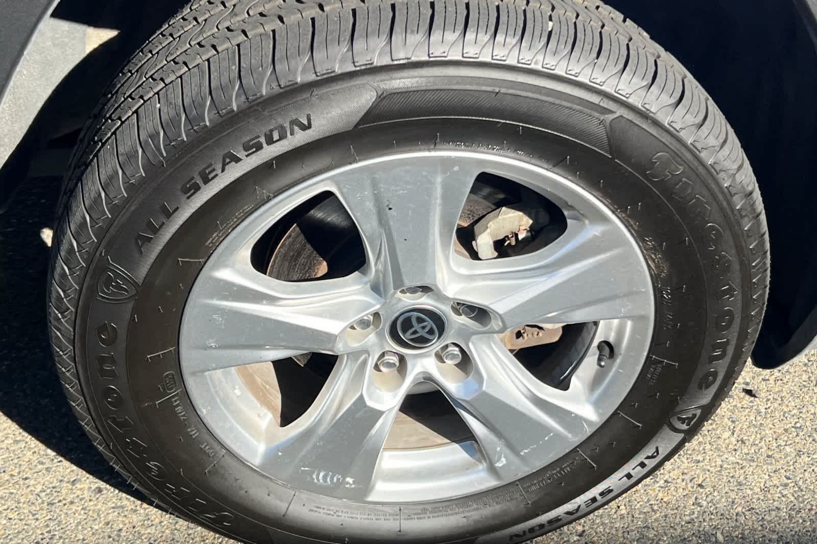 Thumbnail: 2021 Toyota RAV4 - 15