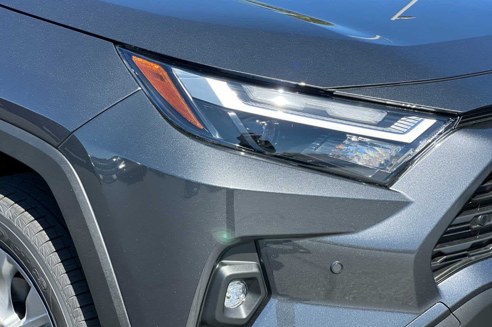 Thumbnail: 2025 Toyota RAV4 - 28